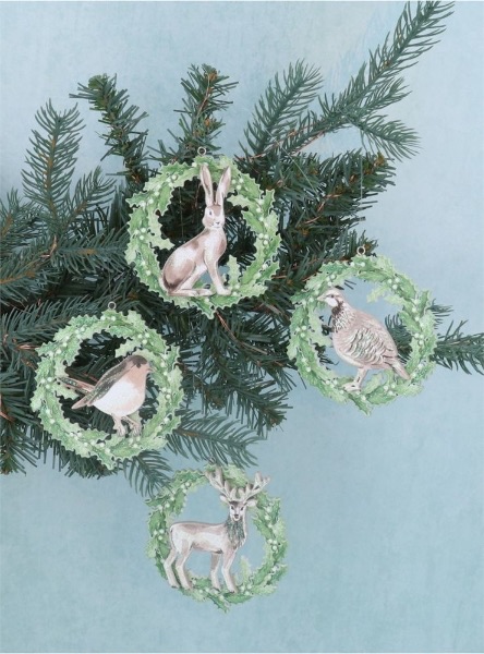 Gisela Graham – Wood Animal in Wreath Decoration – 4 designs IMG 3603.jpeg