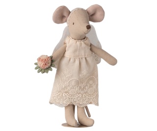 Wedding mice couple in box, Mum and Dad 4 IMG 8032.jpeg