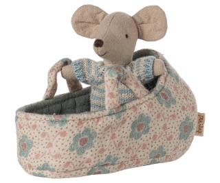 Baby mouse in carry cot – Blue 3 IMG 8674.jpeg