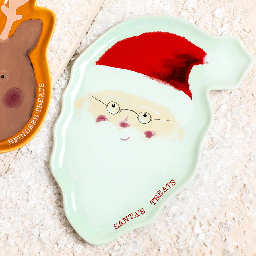 Set Of 2 Ceramic Christmas Santa And Reindeer Treat Plates 3 IMG 0788.jpeg